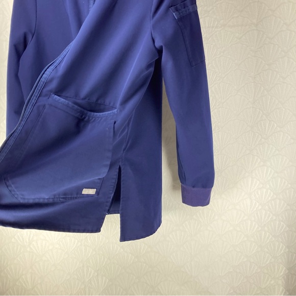 FIGS | FIONx Bellery Scrub Jacket Navy Blue (size Medium) - Picture 5 of 8